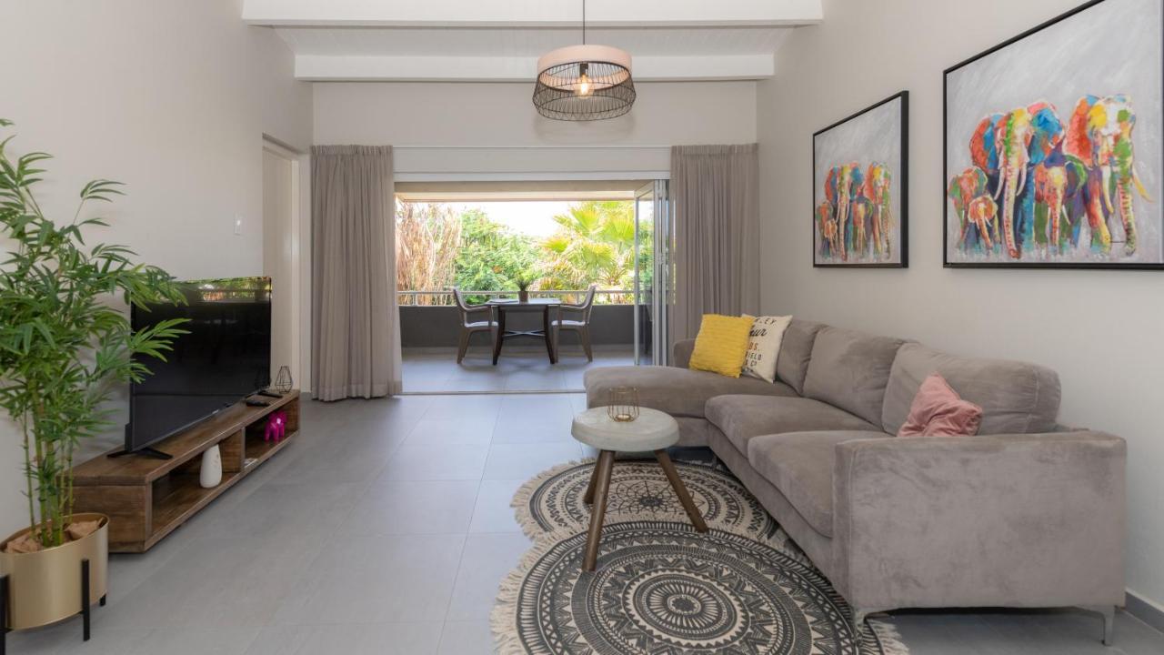 Casa Arte- Exclusive Apartment With Internet And Pool Santa Catharina Bagian luar foto